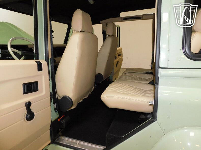 1987 Land Rover Defender