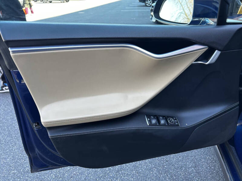 2015 Tesla Model S 85D