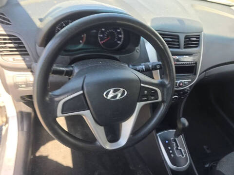 2012 Hyundai Accent GS