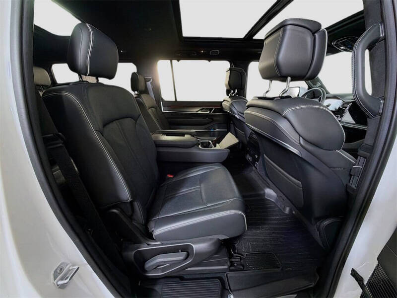 2022 Jeep Grand Wagoneer Series II