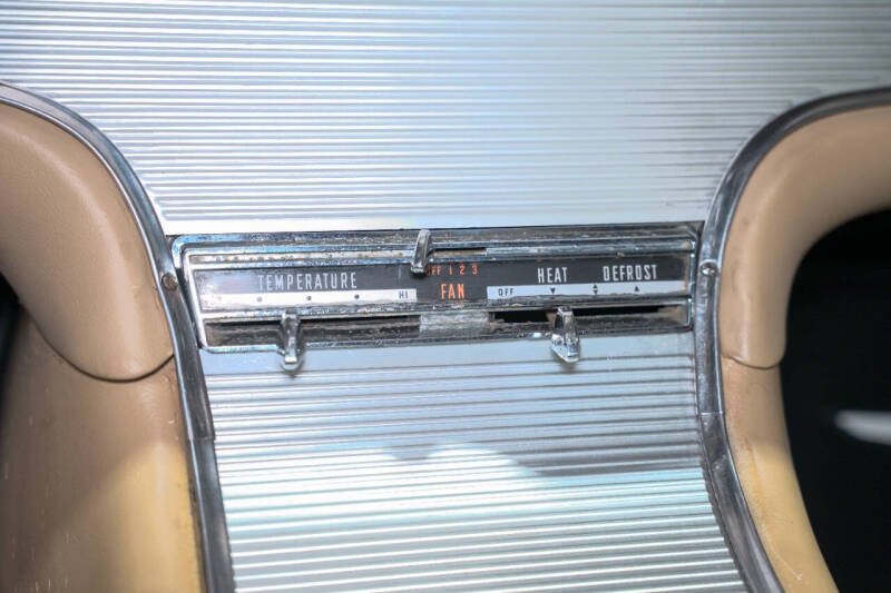 1963 Ford Thunderbird