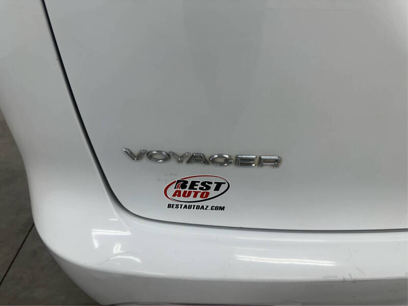 2020 Chrysler Voyager LXi