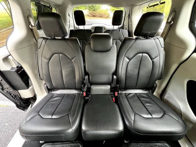 2017 Chrysler Pacifica Touring-L