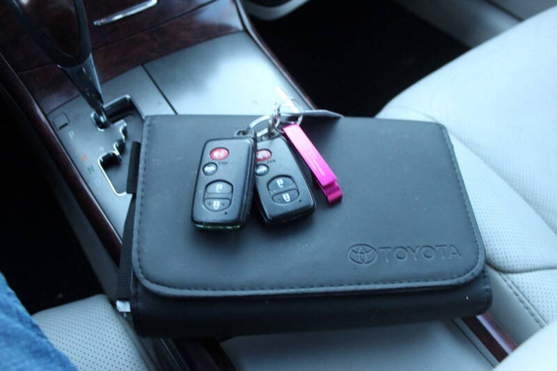 2011 Toyota Avalon Limited