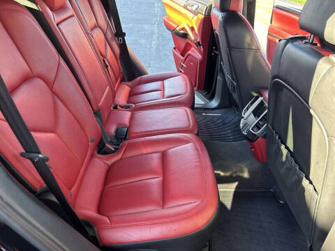 2016 Porsche Cayenne GTS