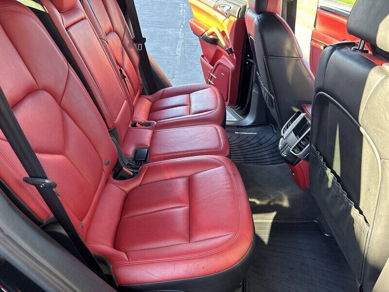 2016 Porsche Cayenne GTS