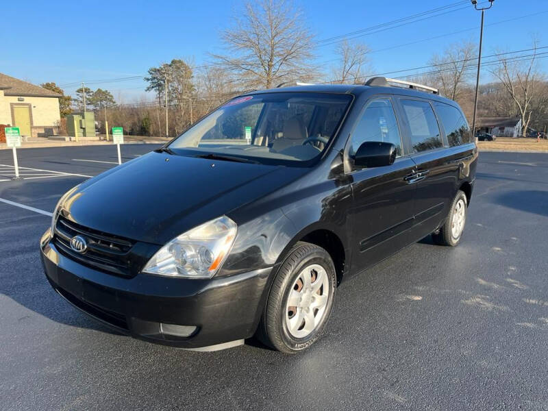 2006 Kia Sedona for sale at Automobile Gurus LLC in Knoxville TN