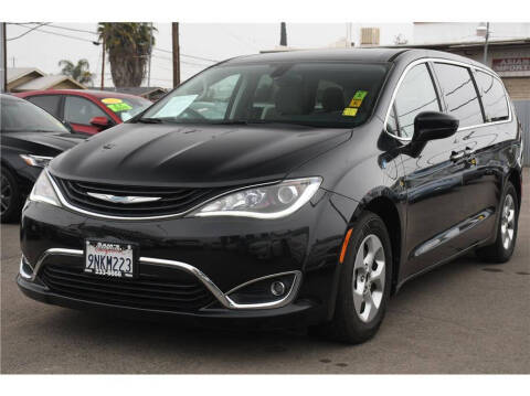 2018 Chrysler Pacifica Hybrid Touring Plus