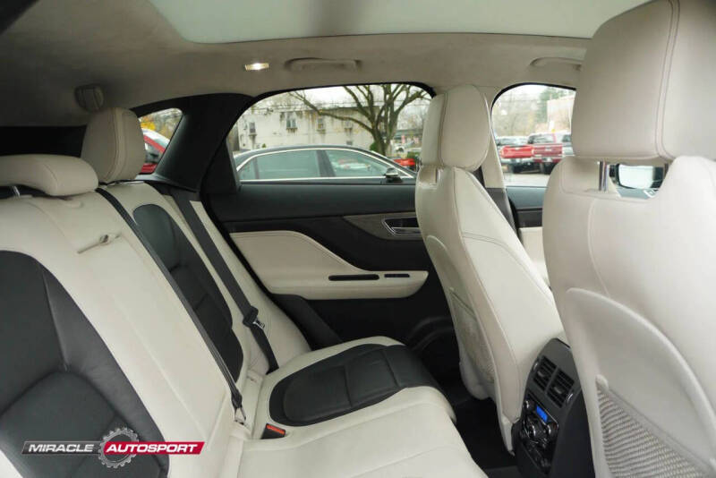 2018 Jaguar F-PACE S