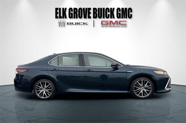 2021 Toyota Camry Hybrid XLE