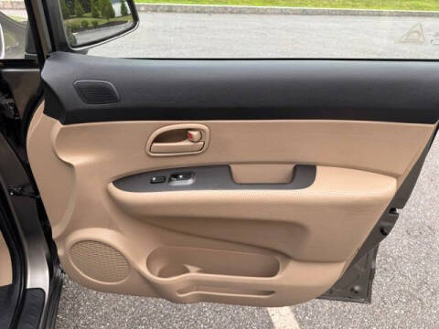 2009 Kia Rondo LX
