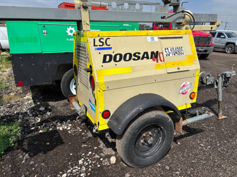 2014 Doosan Light Tower - 6,400hrs