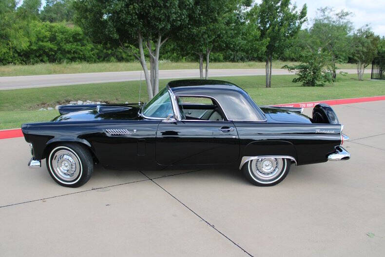 1956 Ford Thunderbird
