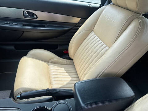 2004 Ford Thunderbird Deluxe