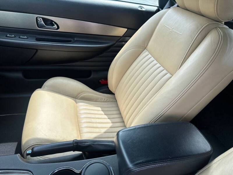 2004 Ford Thunderbird Deluxe