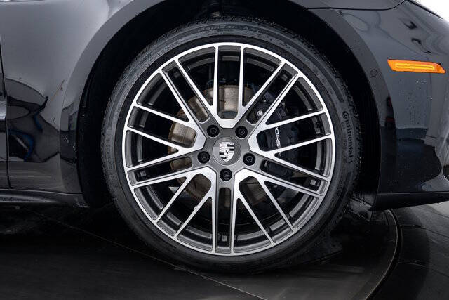 2026 Porsche Panamera 4