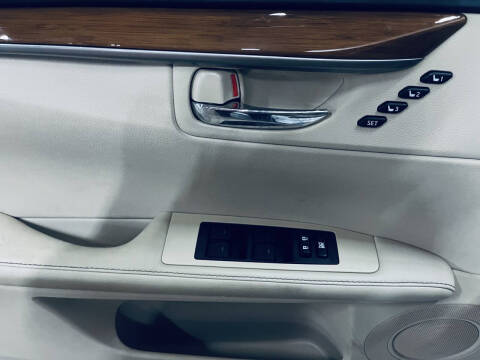 2015 Lexus ES 300h