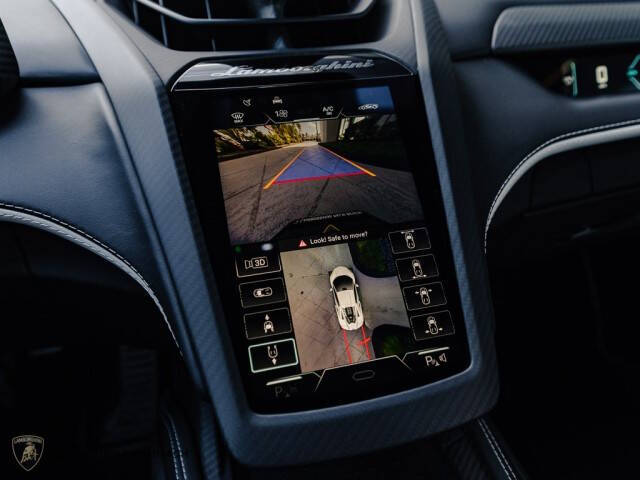 2024 Lamborghini Revuelto