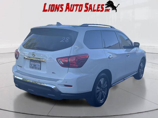 2020 Nissan Pathfinder SL