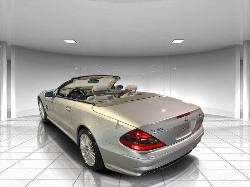 2005 Mercedes-Benz SL-Class 10