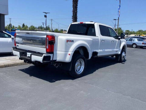 2024 Ford F-450 Super Duty Platinum