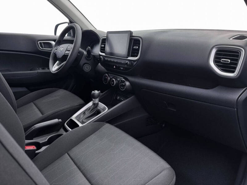 2026 Hyundai Venue SE