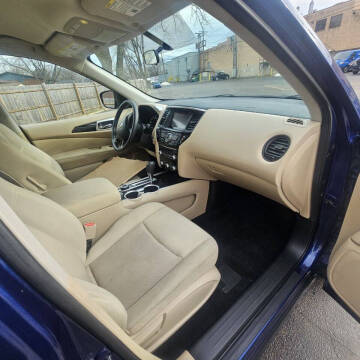 2017 Nissan Pathfinder S