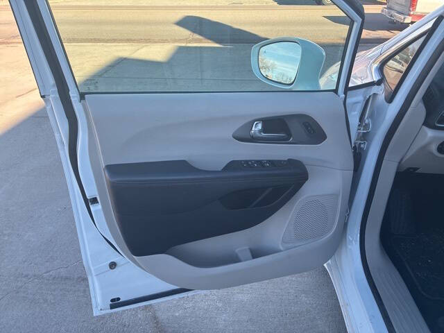 2020 Chrysler Pacifica Touring L