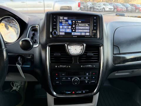 2014 Chrysler Town and Country Touring