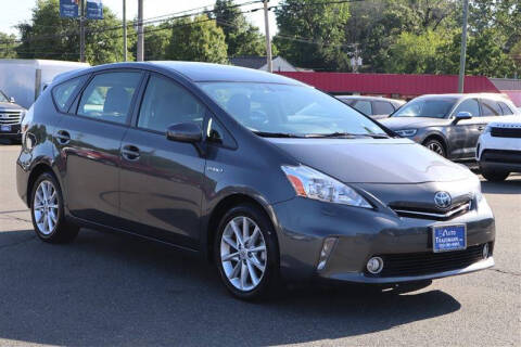 2014 Toyota Prius v Five