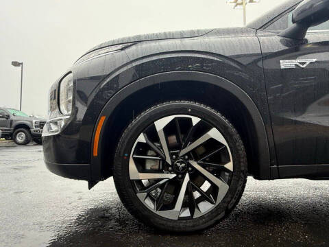 2025 Mitsubishi Outlander PHEV SE