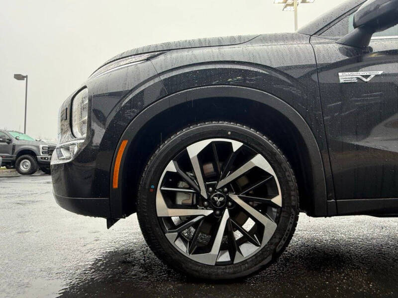 2025 Mitsubishi Outlander PHEV SE