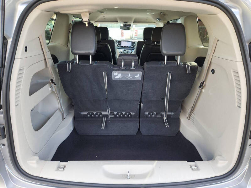 2021 Chrysler Pacifica Touring L