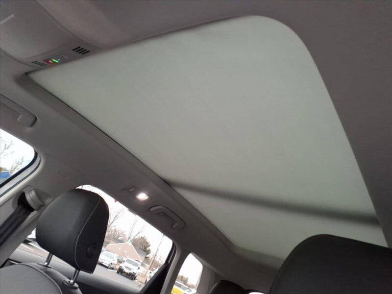 2023 Volkswagen Taos SE 4Motion