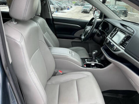 2017 Toyota Highlander Limited Platinum