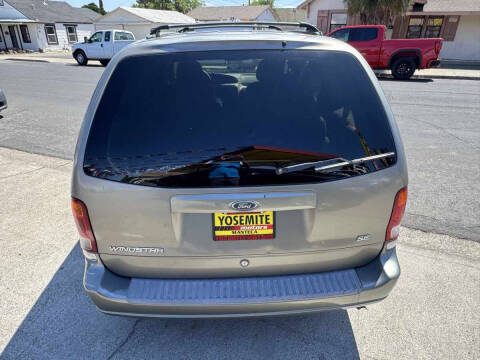 2003 Ford Windstar SE