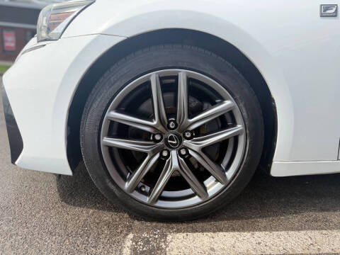 2017 Lexus IS 200t