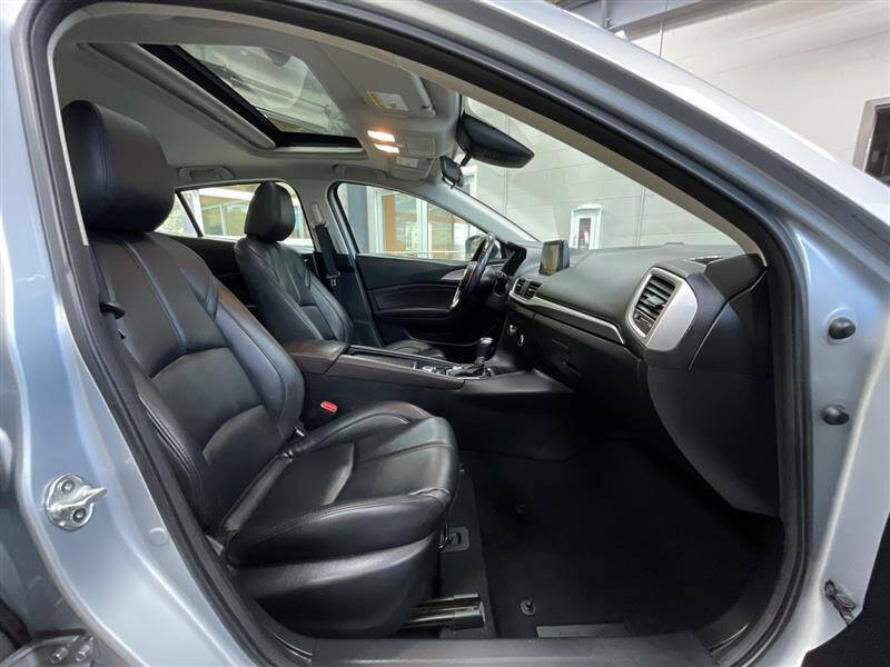 2018 Mazda MAZDA3 Touring