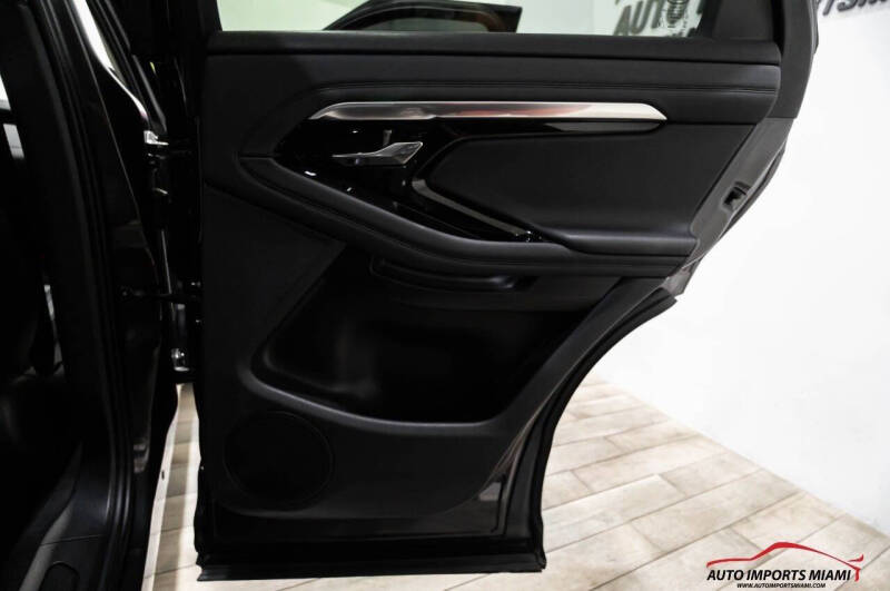 2022 Land Rover Range Rover Evoque P250 SE