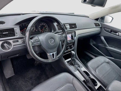 2014 Volkswagen Passat 2.5L SE PZEV