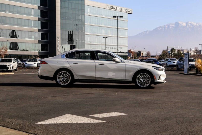 2025 BMW 5 Series 530i xDrive