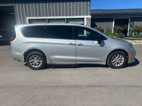 2026 Chrysler Pacifica Select