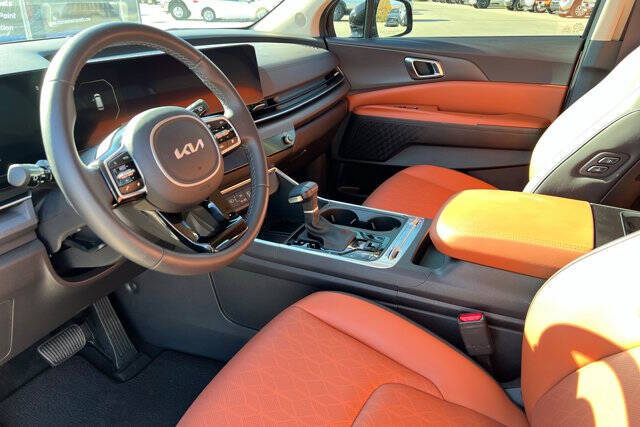 2025 Kia Carnival SX