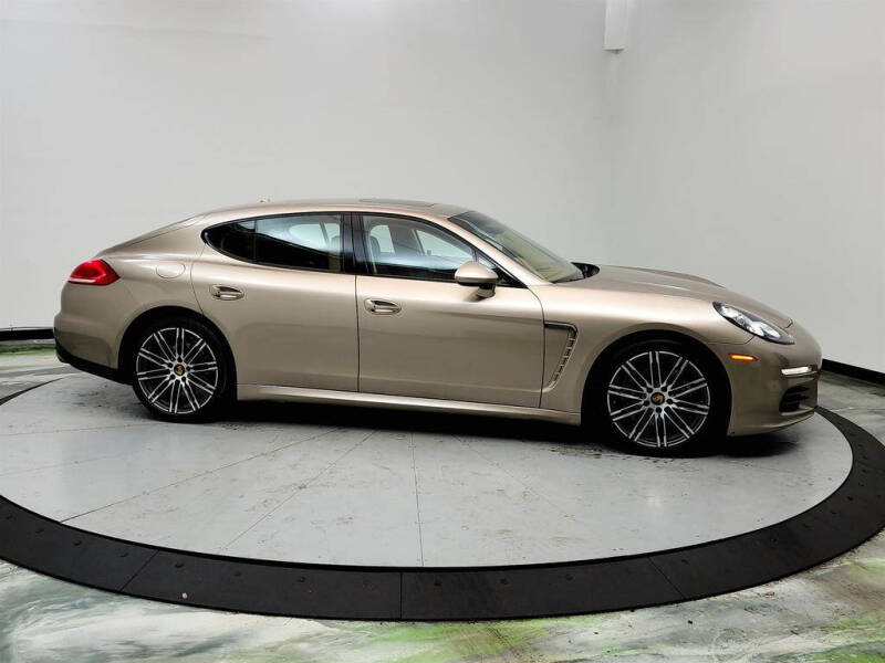 2016 Porsche Panamera