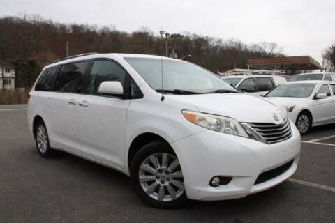 2013 Toyota Sienna for sale at Vans Vans Vans INC in Blauvelt NY