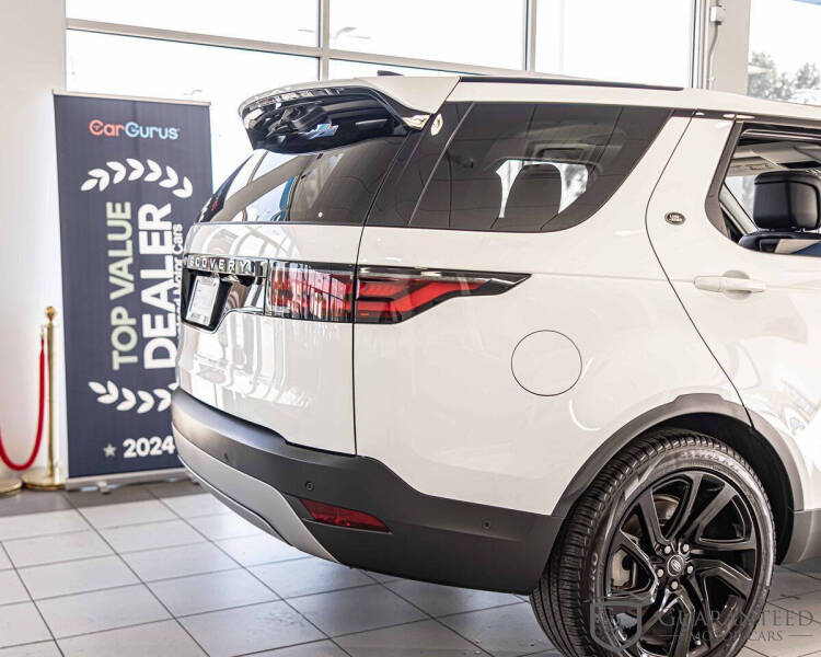 2024 Land Rover Discovery P300 S