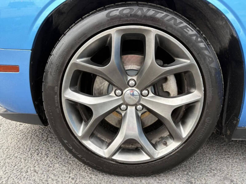 2015 Dodge Challenger SXT Plus