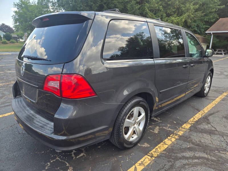 2011 Volkswagen Routan SEL