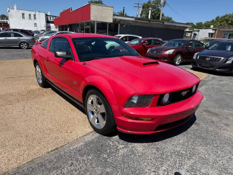 2005 Ford Mustang GT Deluxe