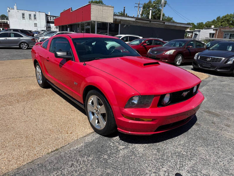 2005 Ford Mustang GT Deluxe